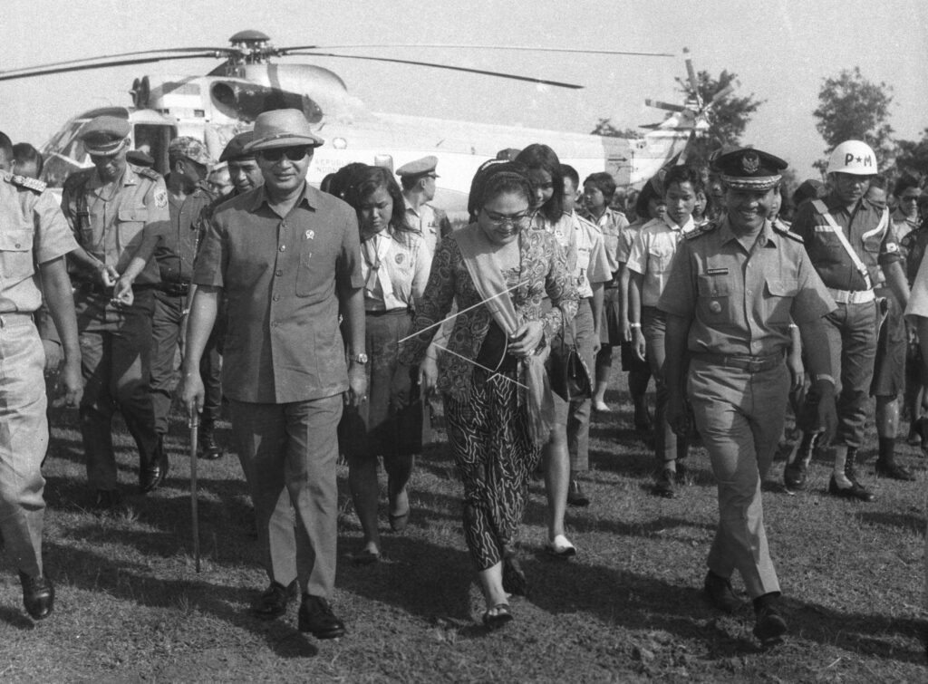 PRESIDENT OBSERVES THE CIBA PROJECT