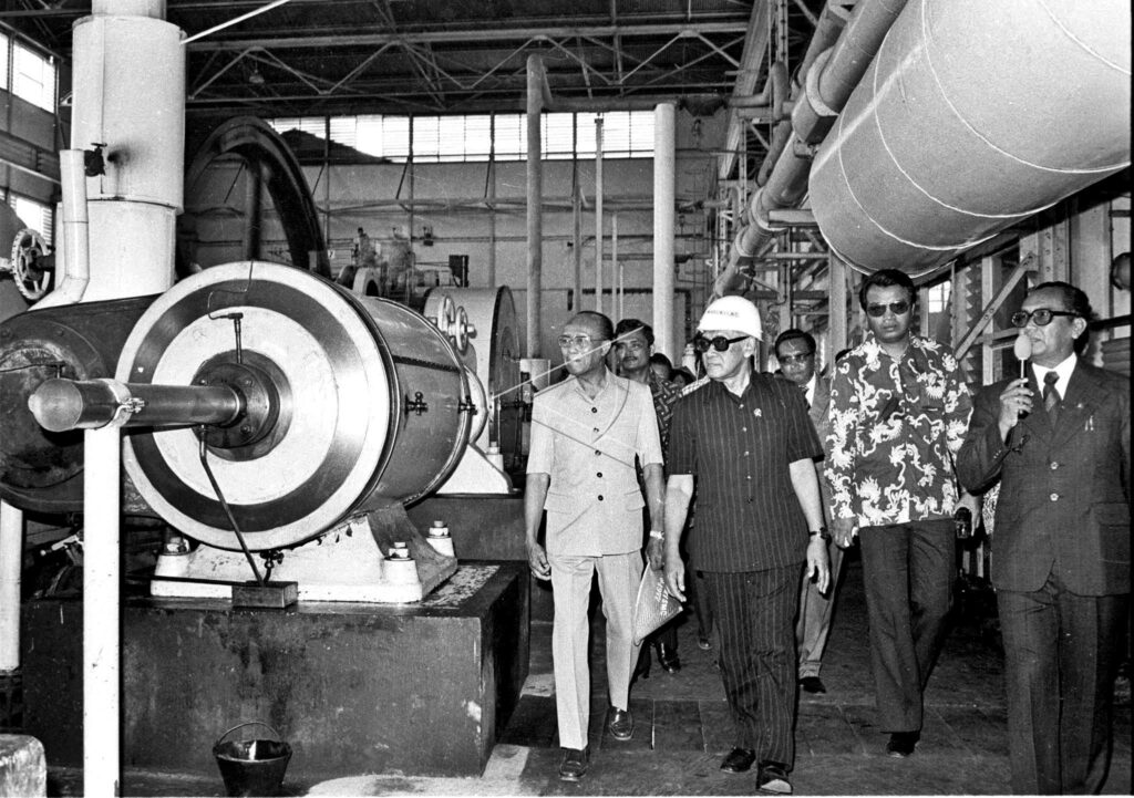 VICE PRESIDENT INAUGURATES THE EXPANSION OF MADUKISMO SUGAR FACTORY