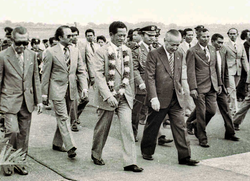 PRESIDENT SOEHARTO WELCOMES PRIME MINISTER OF THAILAND