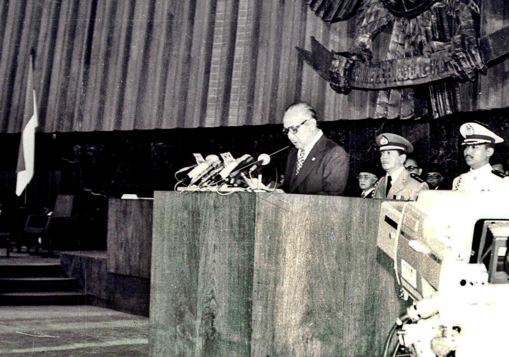 President Soeharto Deliver Speech on The KNPI Congress