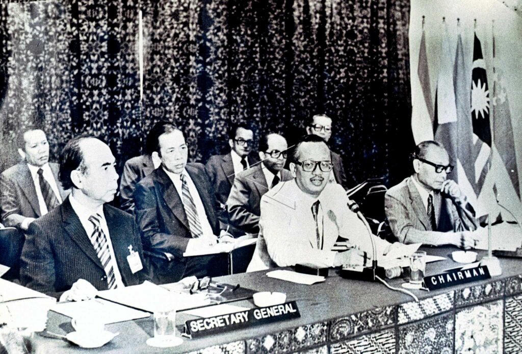 THE OPENING OF 1ST ASEAN COMMITTEE MEETING