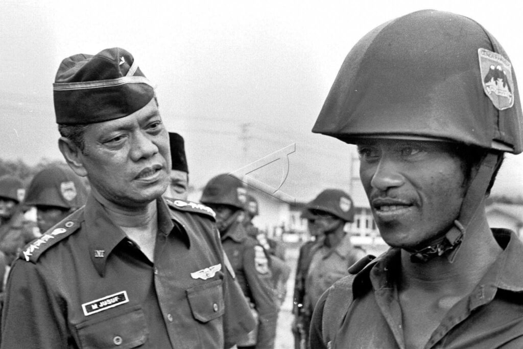 MINISTER OF DEFENSE AND SECURITY VISITS IRIAN JAYA