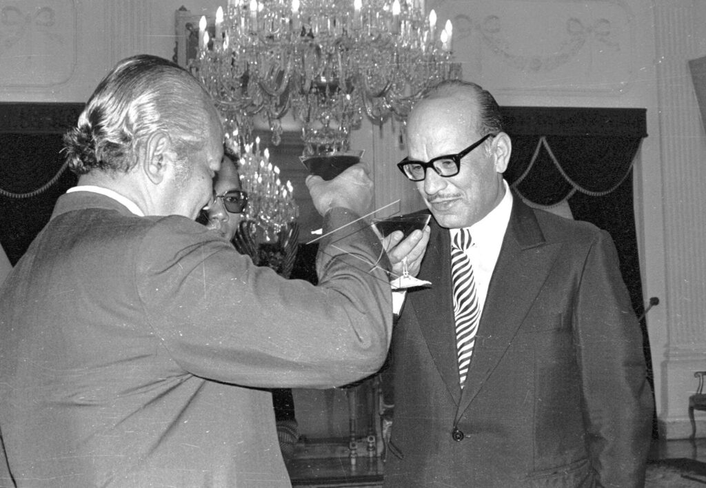 PRESIDENT RECEIVES AMBASSADOR OF LEBANON