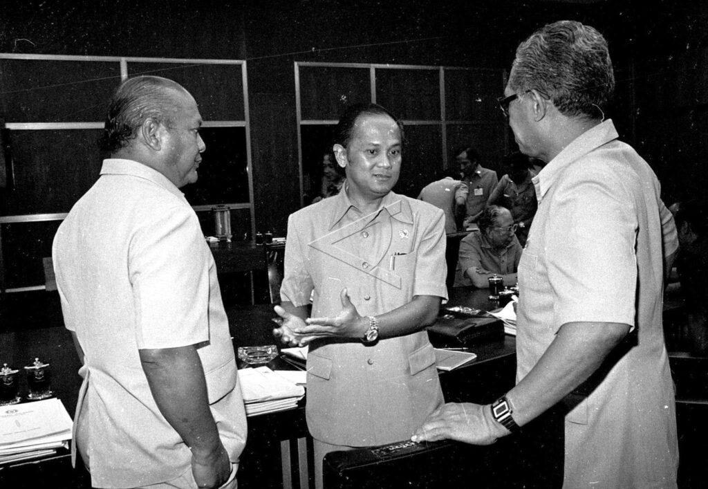 EKUIN MEETING CABINET