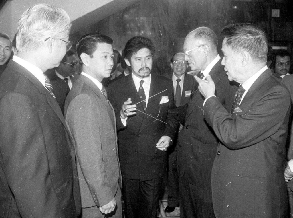 PRESIDENT SOEHARTO RECEIVED A VISIT FROM ASEAN MINISTERS OF FOREIGN AFFAIRS