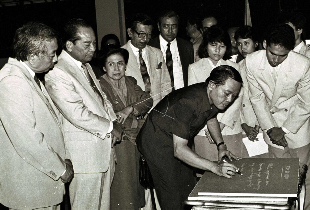CERAMAH UMUM MENTERI PENERANGAN HARMOKO