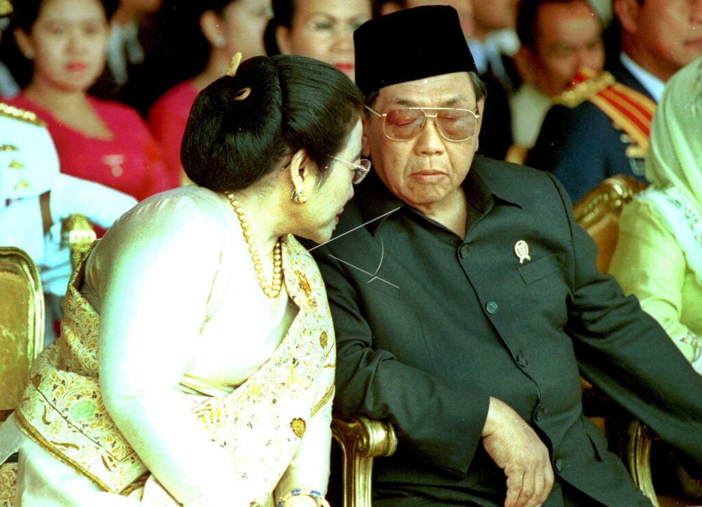 PRESIDENT ATTENDS TNI ANNIVERSARY COMMEMORATION