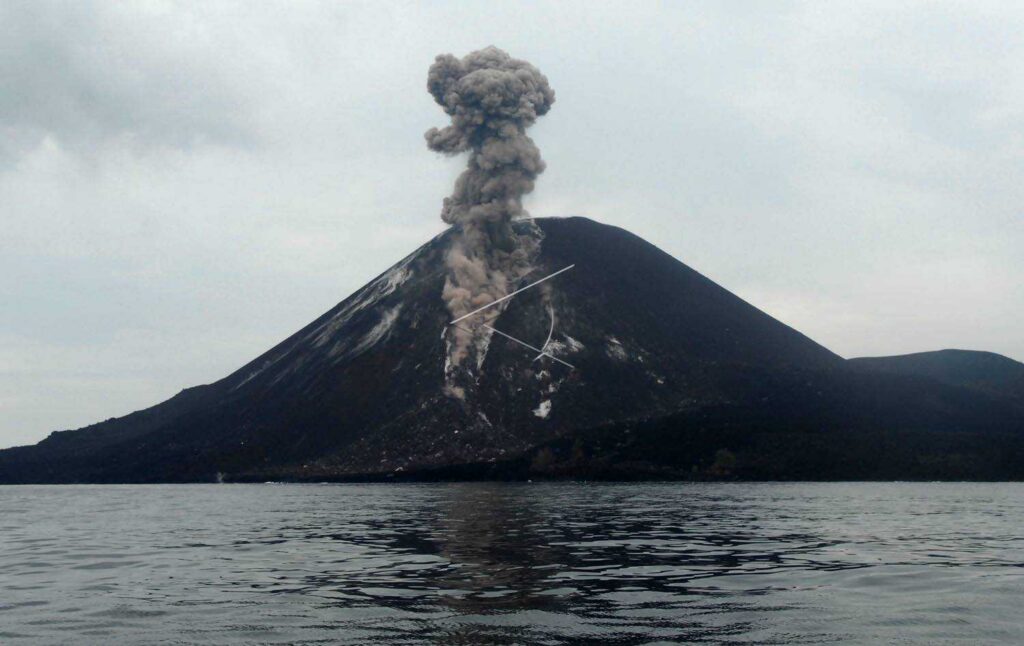 ANAK KRAKATOA ERUPTION