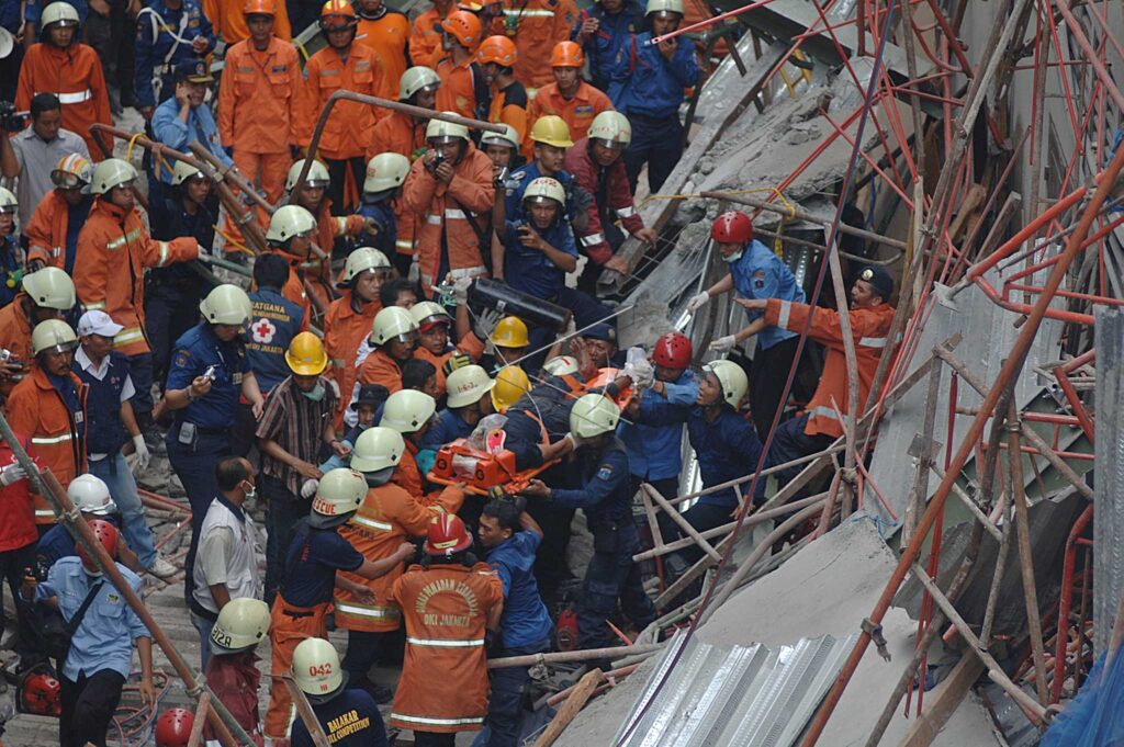 VICTIMS EVACUATION FROM COLLAPSED BUILDING IN TANAH ABANG