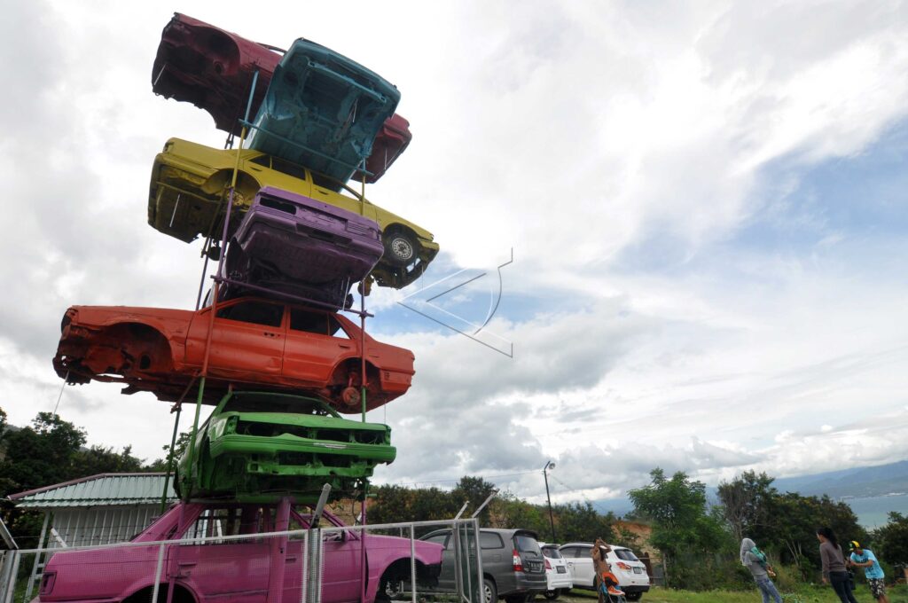 OBJEK WISATA BANGKAI MOBIL