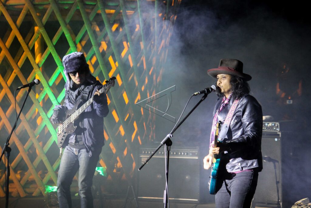 GUGUN BLUES SHELTER PERFORMS