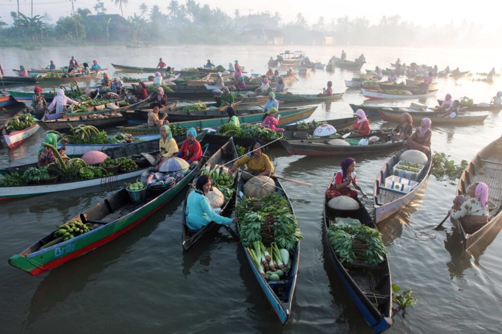 LOK BAINTAN FLOATING MARKET