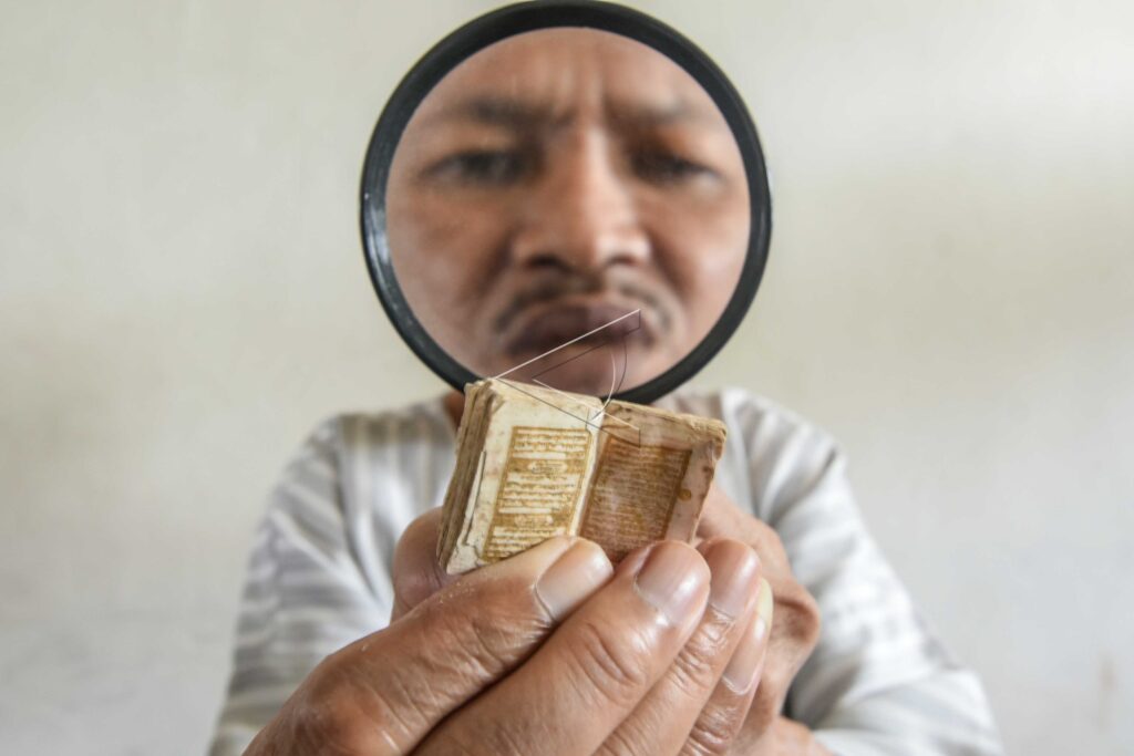 SMALLEST AL QURAN IN THE WORLD
