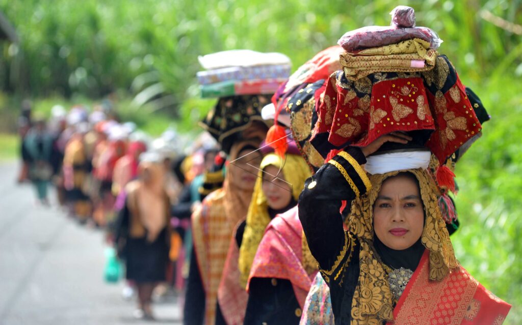 ARAK-ARAKAN PERNIKAHAN MINANG