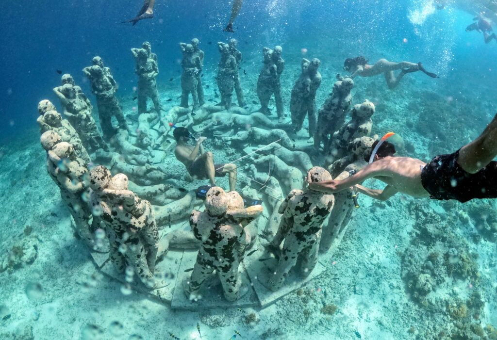 SNORKELING AT GILI MENO