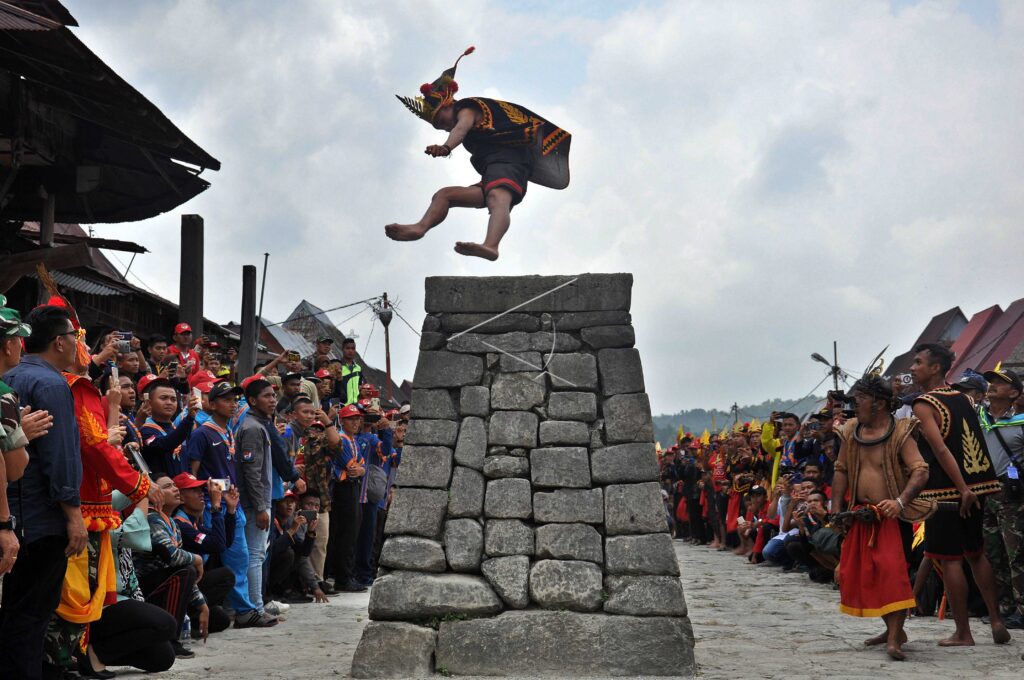 LOMPAT BATU ATTRACTION