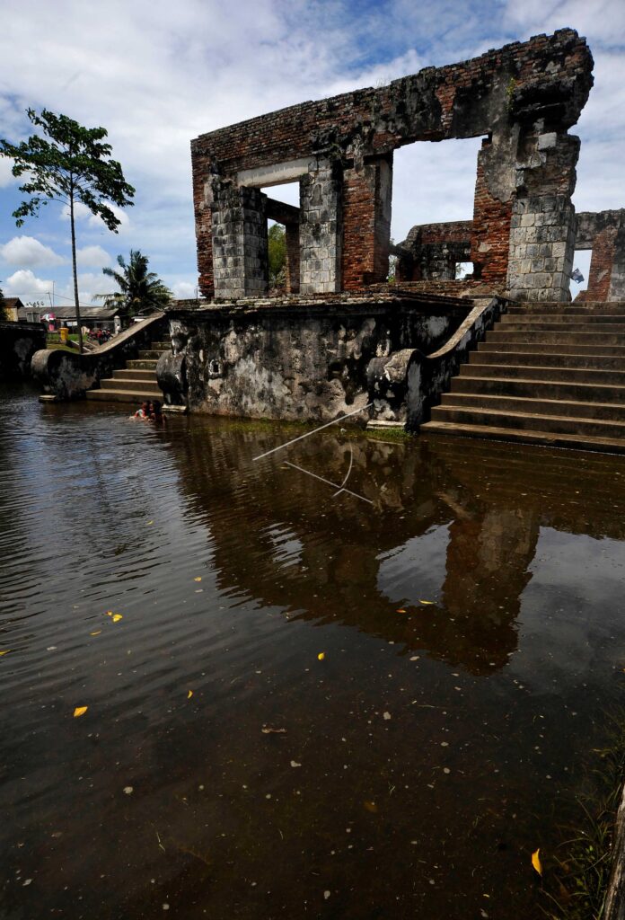 Flood Submerged Keraton Kaibon
