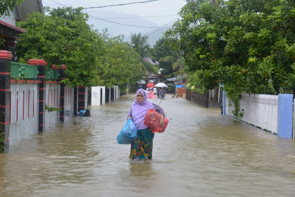 BANJIR LUAPAN SUNGAI KREUNG DAROY DI ACEH BESAR