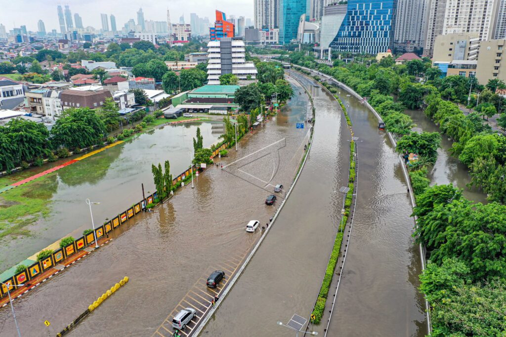 BANJIR DI KAWASAN JALAN S PARMAN JAKARTA BARAT