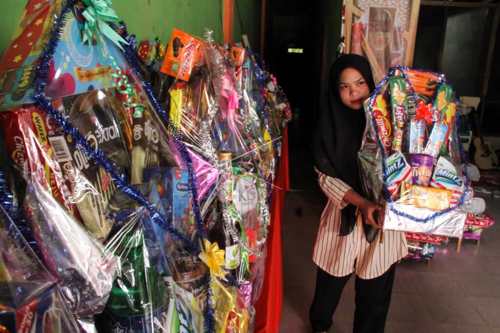 BISNIS PARCEL LEBARAN DITENGAH PANDEMI COVID-19