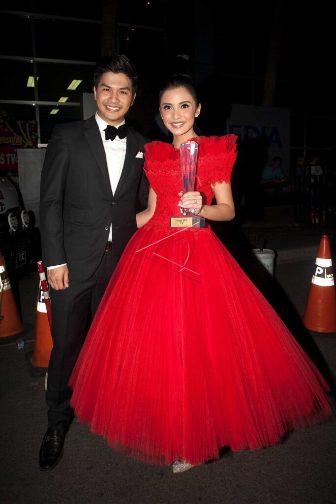 CHELSEA OLIVIA AND GLENN ALINSKIE