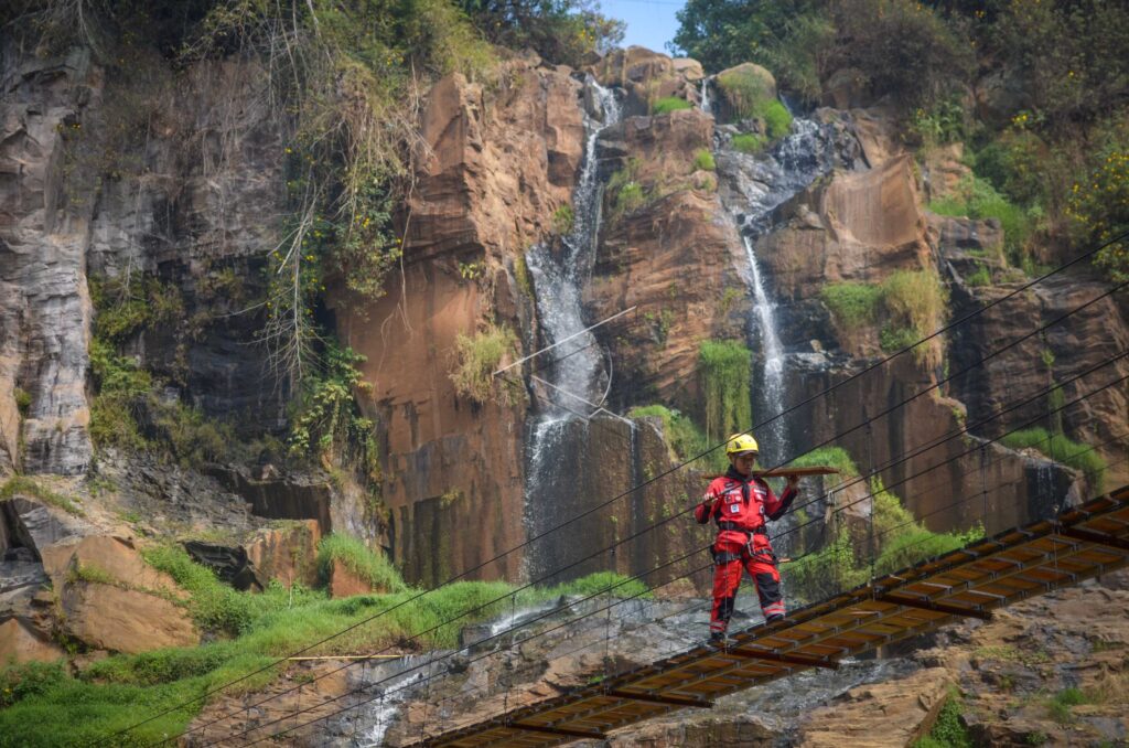 PERAWATAN JEMBATAN GANTUNG