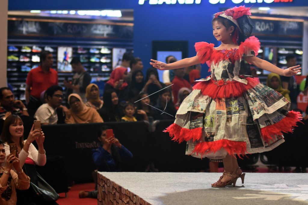 RECYCLED CLOTHING FASHION