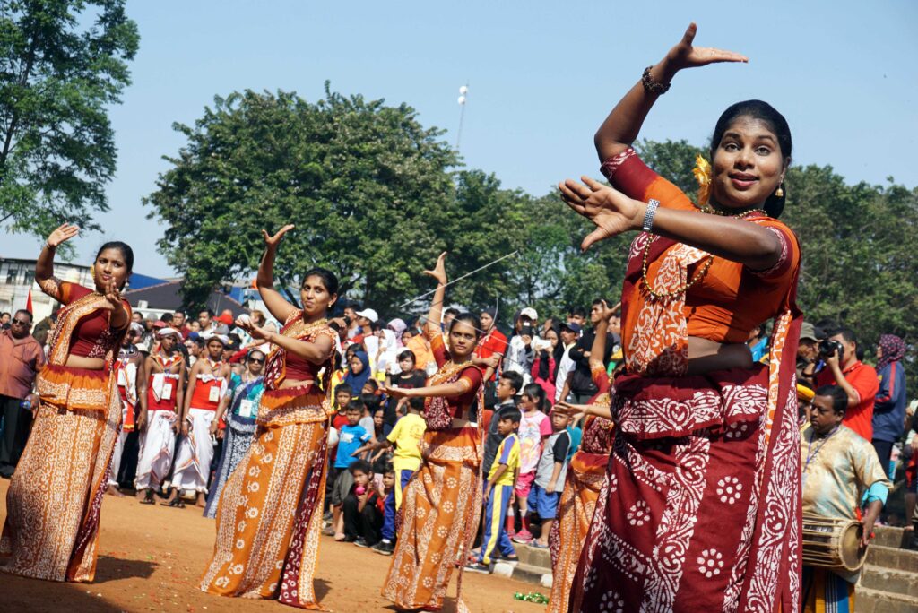 INTERNATIONAL FOLKLORE FESTIVAL