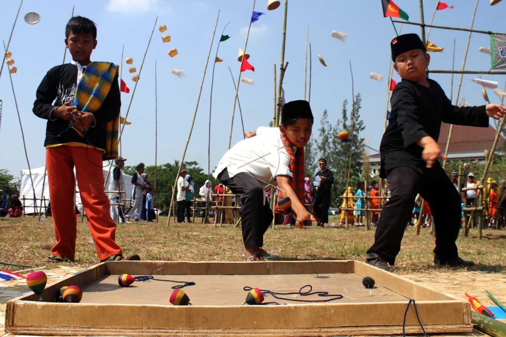 PERMAINAN TRADISIONAL GASING