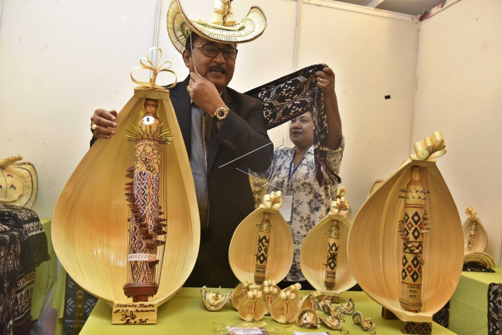 EASTERN INDONESIAN PRODUCTS EXHIBITION