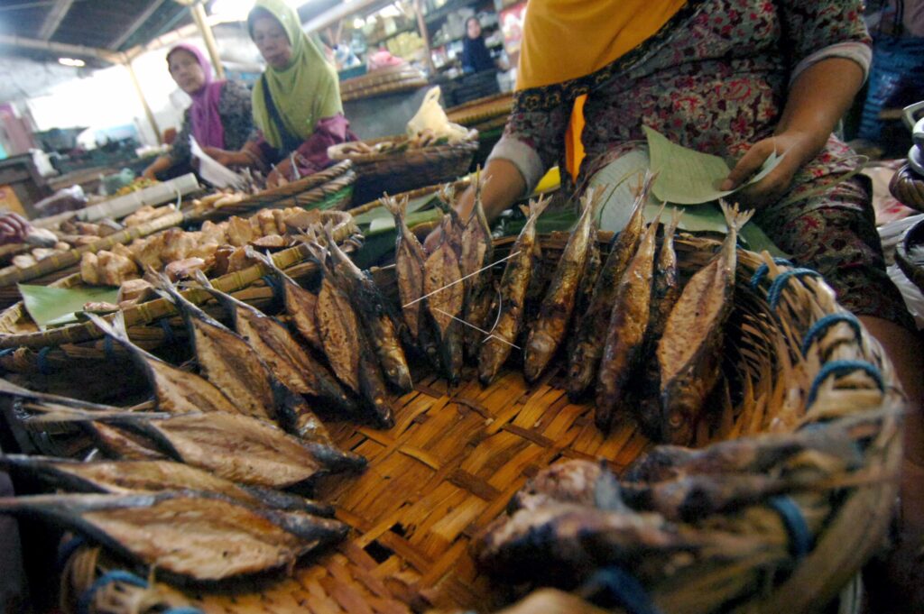 SMOKE FISH TEGAL