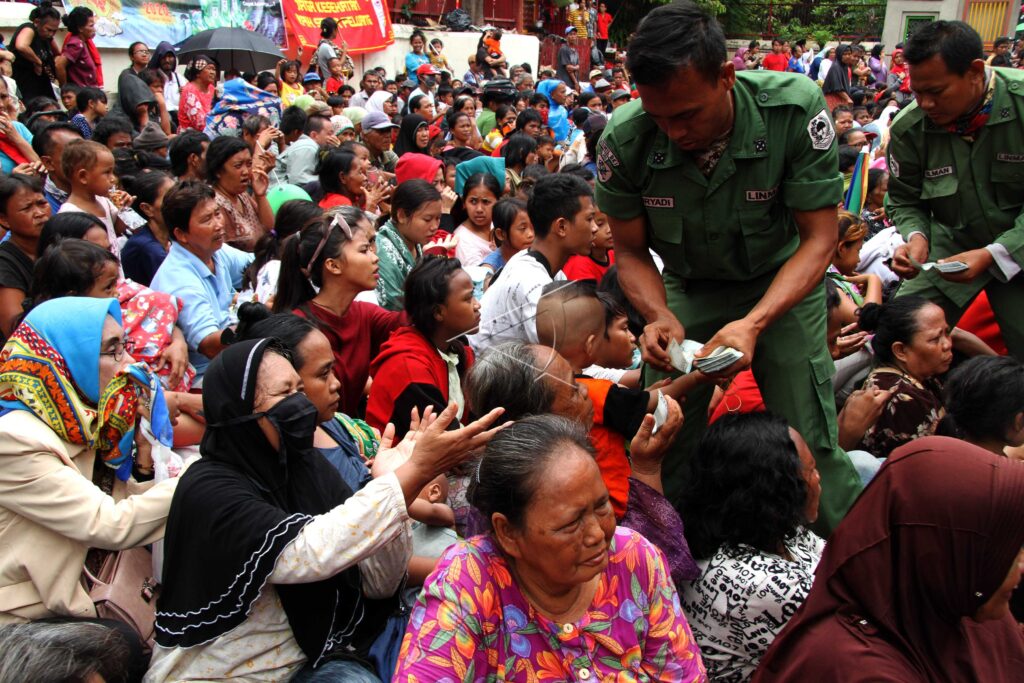 IBADAH IMLEK DI KLENTENG PETAK SEMBILAN