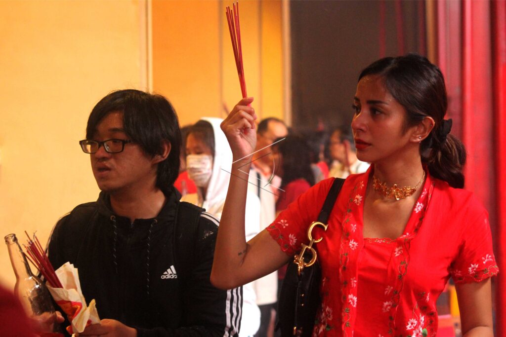 IBADAH IMLEK DI KLENTENG PETAK SEMBILAN