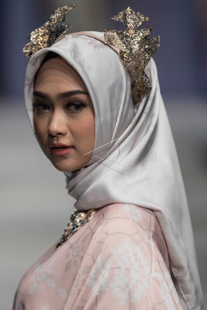 INDONESIA FASHION WEEK 2016