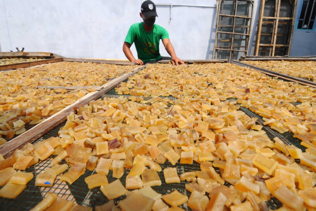 COW-HIDE KERUPUK (CRACKERS)