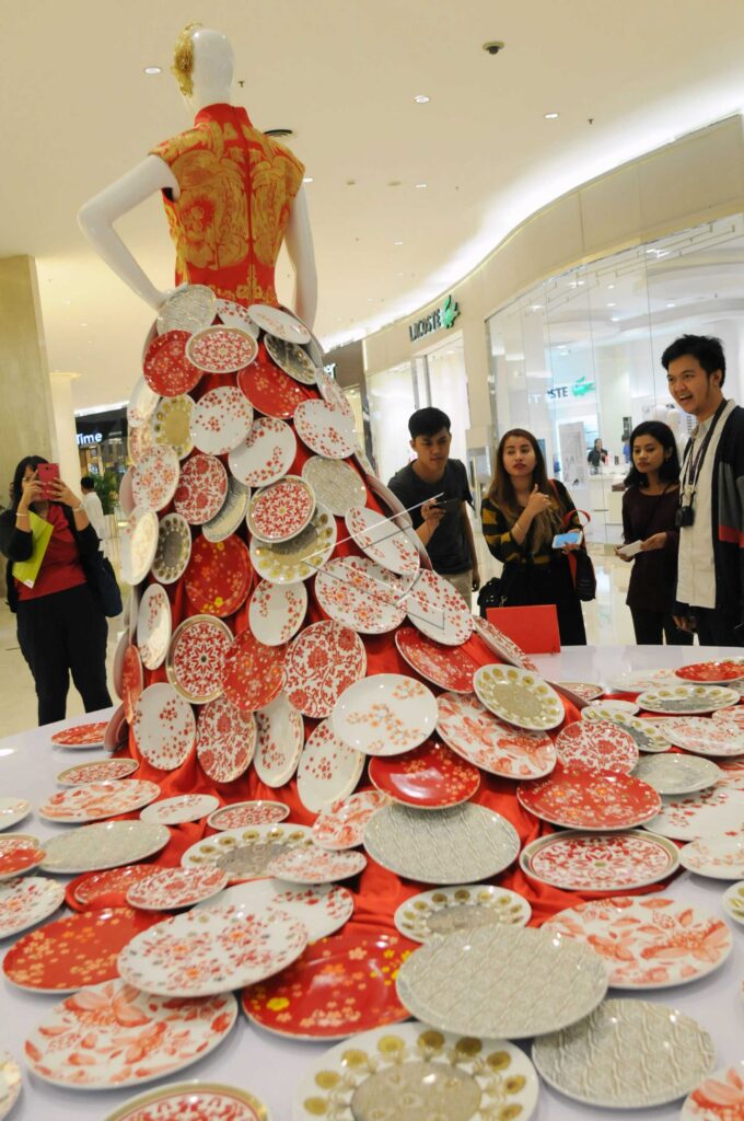 DINING PLATE INSTALLATION