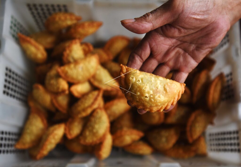 JALANGKOTE SNACKS IN MAKASSAR