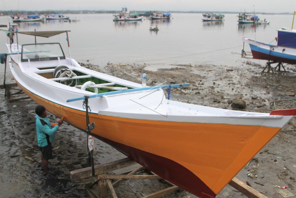 BOAT PAINTING SERVICE