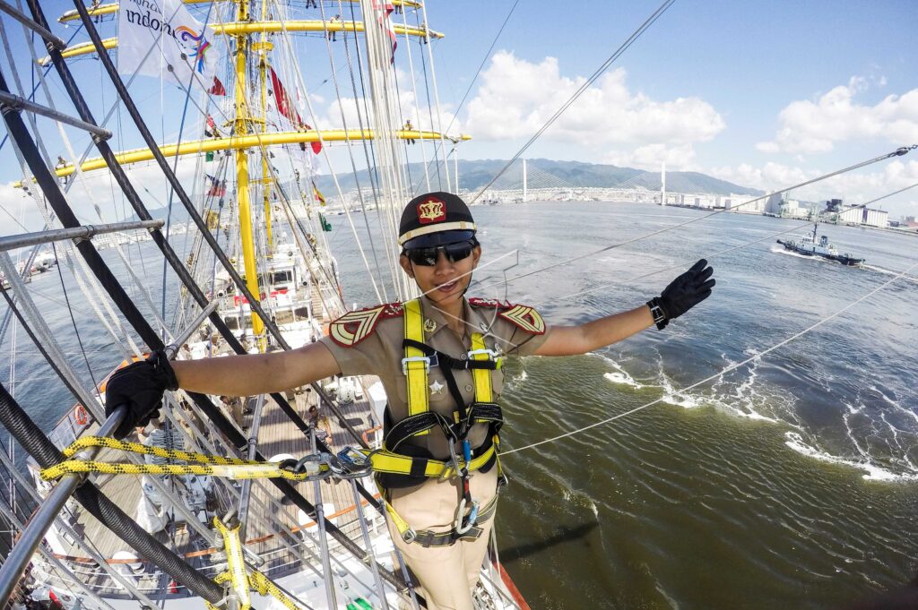 KRI BIMA SUCI GOES TO BUSAN