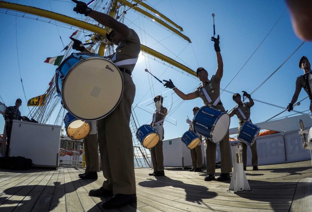 PELEPASAN KRI BIMA SUCI MENUJU BUSAN