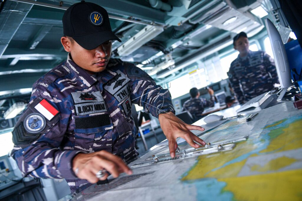 KRI USMAN HARUN-359 OPERASI SIAGA TEMPUR LAUT NATUNA 2020