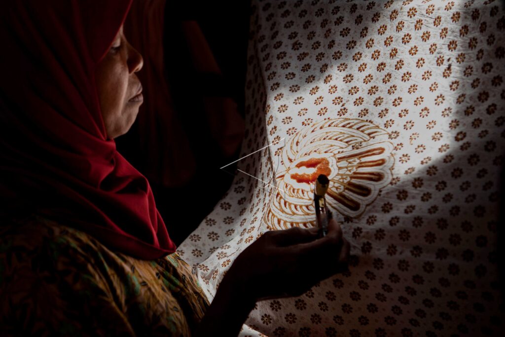 NATURAL COLOR BATIK CRAFTS