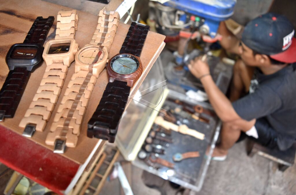 WOODEN WATCH CRAFTS