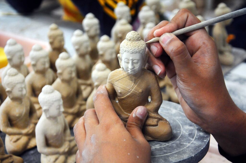 MINIATURE OF BUDDHA STATUES