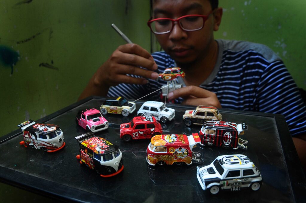 CRAFTS OF MODIFIED TOY CAR