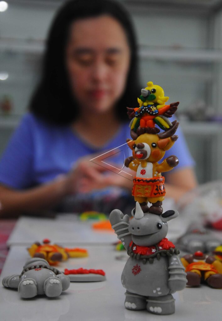 CRAFTS OF ASIAN GAMES SOUVENIRS