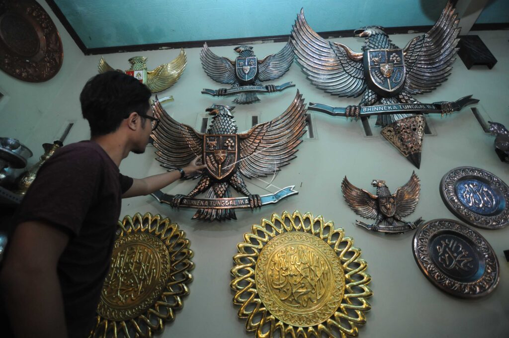 COPPER HANDICARFT FROM BOYOLALI