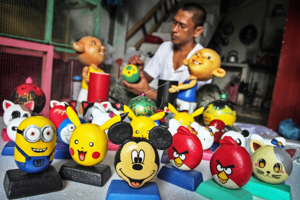 CHARACTER PENCIL CASE HANDICRAFT