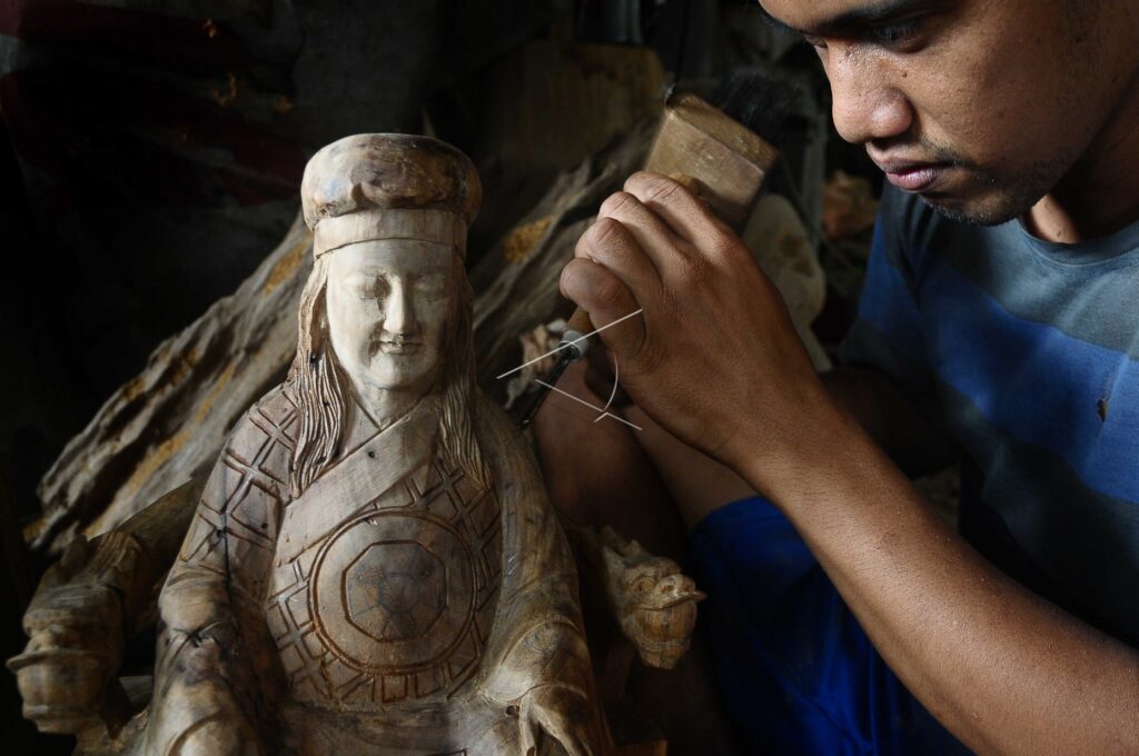 GOD STATUE CRAVE HANDCRAFT