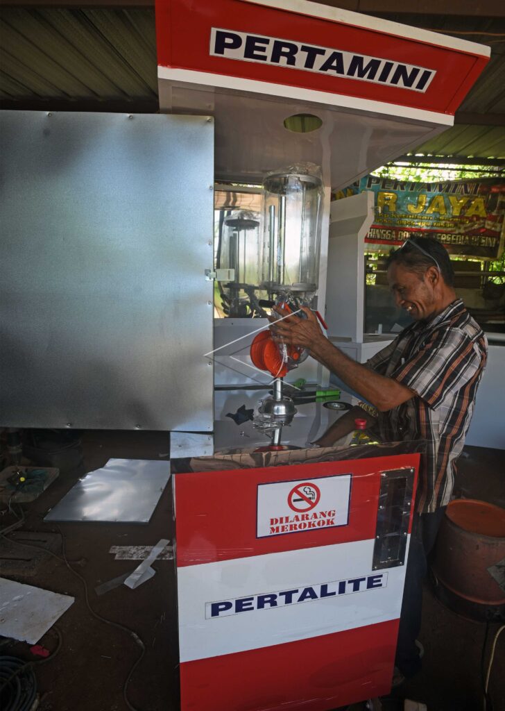 PENJUALAN KIOS BBM PERTAMINI MAKIN MARAK